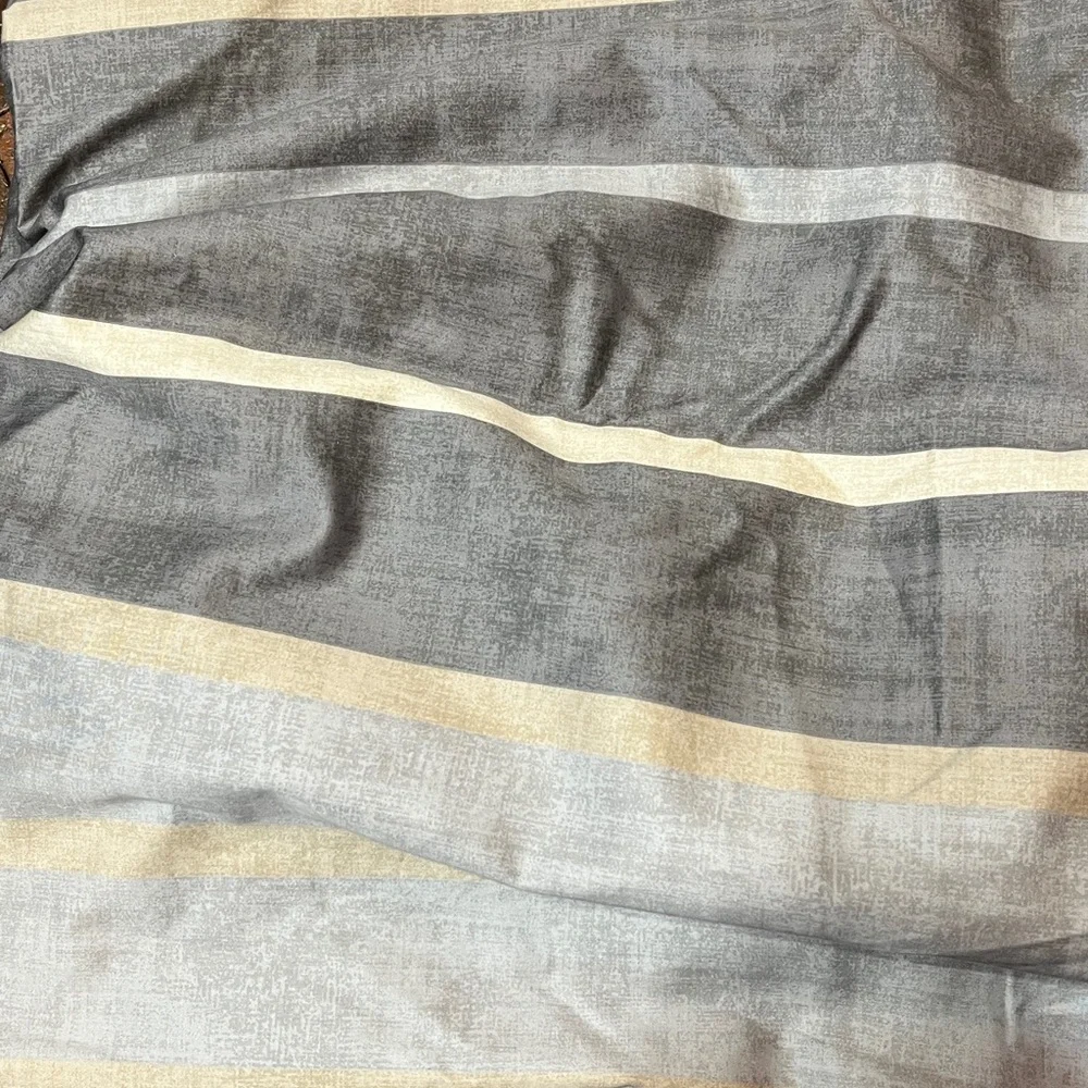 Custom-made high quality soft and silky twin duvet cover has hidden zipper
